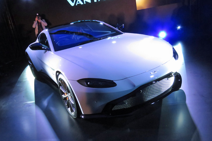新型「アストンマーティン・ヴァンテージ」
