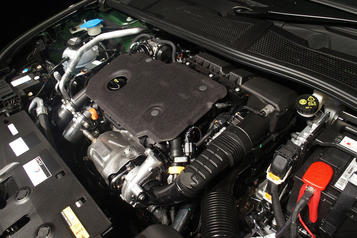プジョー308 GT BlueHDi（エンジン）
