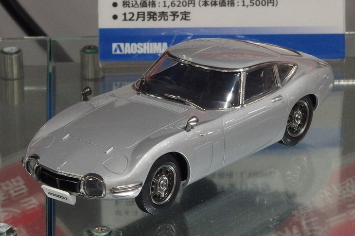塗装および接着剤不要、お手頃価格の簡単プラモであるアオシマのザ・スナップキット。1/24「トヨタ2000GT」は、シルバーのほかレッド、ホワイトのカラーバリエーションがそろう。2018年12月発売予定で価格は1620円。