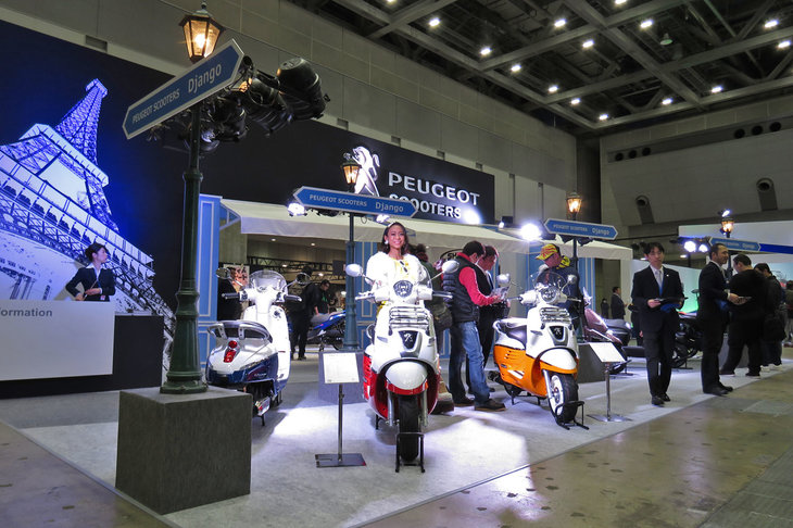 東京モーターサイクルショー2018におけるプジョーブースの様子。