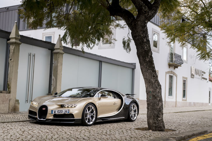 当日、用意された試乗車は3台。筆者にはゴールドがあてがわれた。