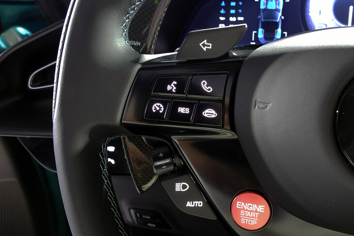 フェラーリ・アマルフィ スパイダー（ステアリングスイッチ）