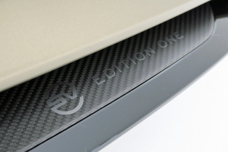 レンジローバー・スポーツSVエディションワン（フロントリップスポイラー）