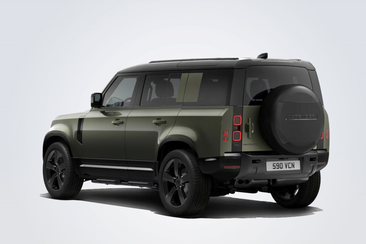 外板色が「ウールストーングリーン（メタリック）」の「ディフェンダー75＋エディション」。