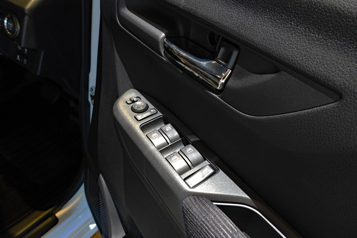 ダイハツ・ムーヴRS（フロントドアコンソール）