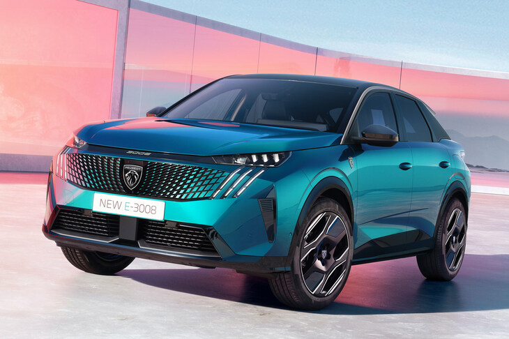 同じCセグメントSUVの「プジョー3008」。プジョーとシトロエンで、デザインの志向性がかぶってきてやしないか？