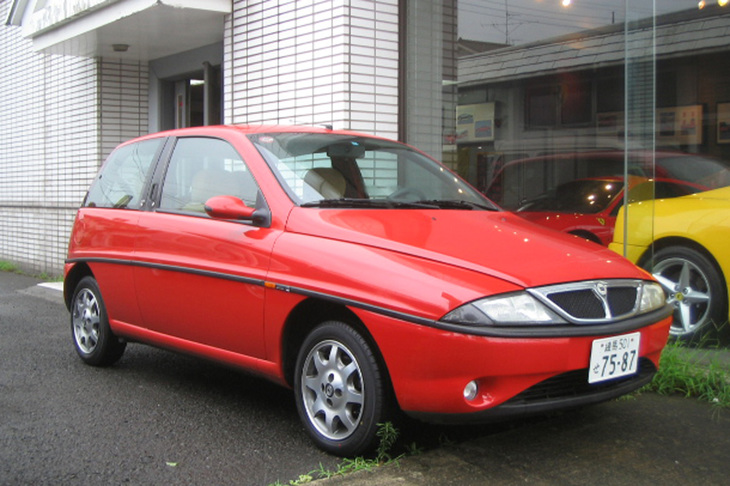 筆者が12年前に購入した、初代「ランチア・イプシロン」。