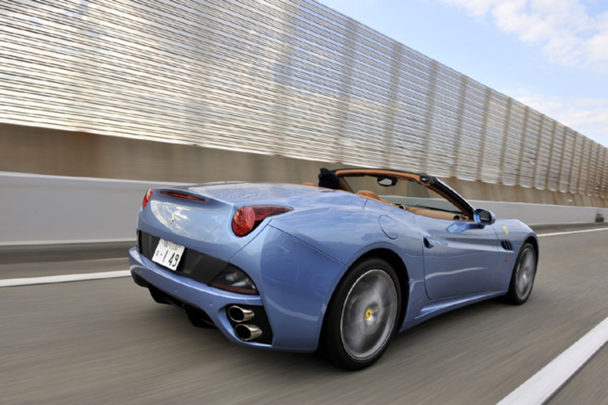 Ferrari フェラーリ カリフォルニア 純正ウィンドディフレクター Ferrari フェラーリ カリフォルニア 純正ウィンドディフレクター