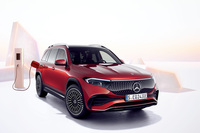2024年6月に導入が発表された「メルセデス・ベンツEQB」のマイナーチェンジモデル。3列シート7人乗りの電動SUVで、車両本体価格は「EQB250＋」の811万円から。