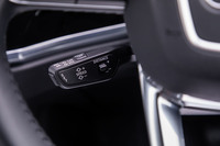 ステアリングコラムに備わるACCの操作レバー。ACCは「アダプティブクルーズアシスト」（オプション）に含まれる機能で、アクティブレーンアシストと協調して作動する。