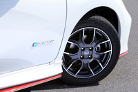 
	タイヤは「ヨコハマDNA S.drive」でサイズは195/55R16。「e-POWER NISMO」と同一の仕様だ。
	