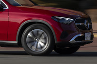 「ALENZA LX200」の優れた静粛性の秘密は、タイヤノイズの減少だけではない。耳につく高周波音を抑えるなど音質が良くなっている点も心地よさにつながっている。