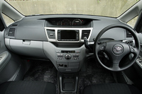 トヨタ・ヴォクシーZ（CVT／4WD）【ブリーフテスト】の画像