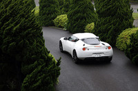 【テスト車のオプション装備】
	テックパック＝55万円／テックパックアップグレード＜バックビューカメラ＝9万円／ETC＝6万円／VICS＝5万円＞／プレミアムパック＝42万円／スポーツパック＝18万円／スポーツレシオ6MT＝28万円／グロスアンスラサイト鍛造アルミホイール＝36万円／バイキセノンヘッドライト（洗浄機能付）＝20万円／ボディ同色電動格納ドアミラー（ヒーター付）＝6万円／ボディ同色ドアハンドル＝5万8000円／メタリックペイント＝13万5000円）