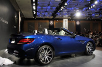 メルセデス、小型オープンカーの「SLC」を日本導入の画像