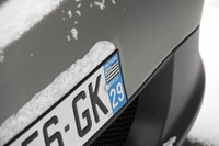 パリで使われる「ブルーカー」だが、ナンバーはブルターニュ登録である。