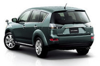 「三菱アウトランダー」一部改良で2WD登場の画像