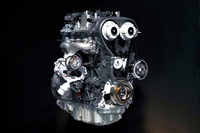 「トレンド」に搭載される1.5リッター直4直噴ターボエンジンの「1.5L EcoBoost」。
    