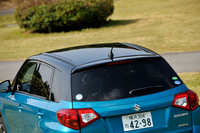 ボディーカラーには「アトランティスターコイズパールメタリックブラック2トーンルーフ」「クールホワイトパール」「ギャラクティックグレーメタリック」「コスミックブラックパールメタリック」の4種類が用意される。