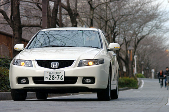 【スペック】アコード24TL（5AT）：全長×全幅×全高＝4665×1760×1450mm/ホイールベース＝2670mm/車重＝1440kg/駆動方式＝FF/2.4リッター直4DOHC16バルブ（200ps/6800rpm、23.7kgm/4500rpm）/車両本体価格＝248.0万円（テスト車＝325.0万円）