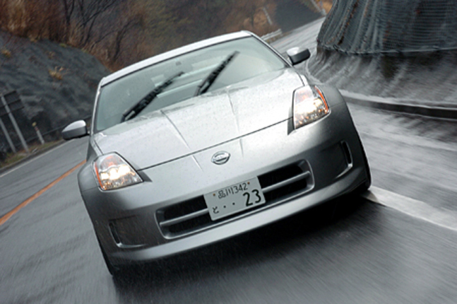 【スペック】フェアレディZ S-tune GT（6MT）：全長×全幅×全高＝4625×1840×1295mm／ホイールベース＝2650mm／車重＝1465kg／駆動方式＝FR／3.5リッターV6 DOHC24バルブ（300ps／6400rpm、37.0kgm／4400rpm）／価格＝682万5000円（テスト車＝同じ）