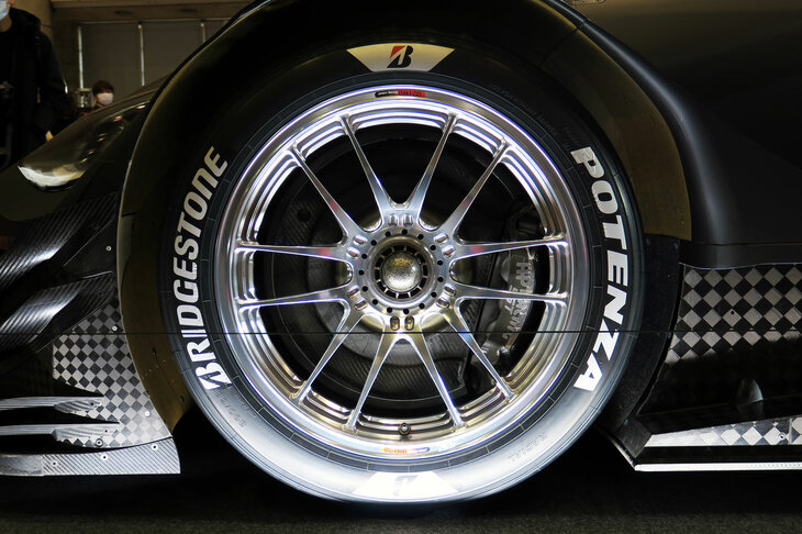 SUPER GT GT500クラスで使用されるブリヂストンの競技用タイヤ。