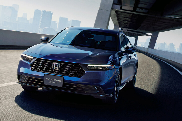 ホンダの量販モデルとして初めてハンズフリー運転支援機能が採用された「アコードe：HEV Honda SENSING（ホンダセンシング）360＋」。