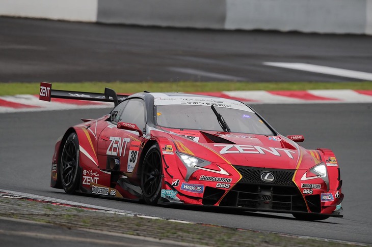 令和最初のレースで勝者となった、立川祐路／石浦宏明組のNo.38 ZENT CERUMO LC500。