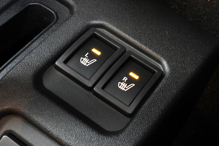 スズキ・ジムニー ノマド（フロントシートヒーター）