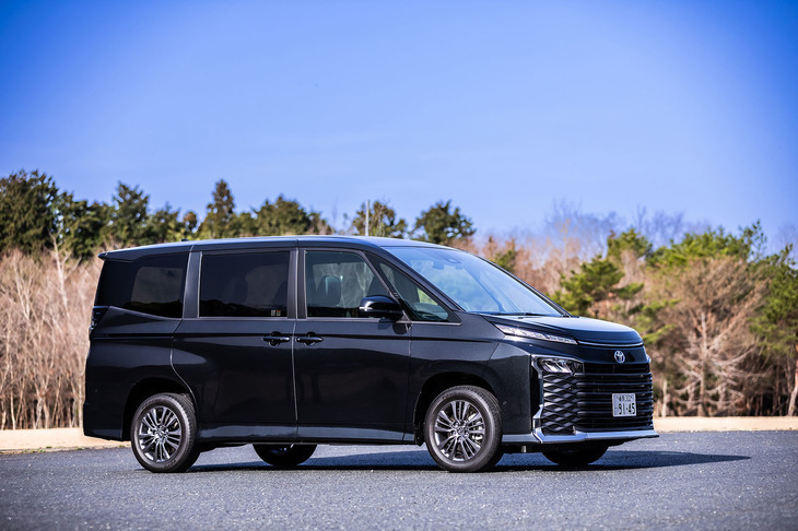 トヨタ・ヴォクシーS-G E-Four