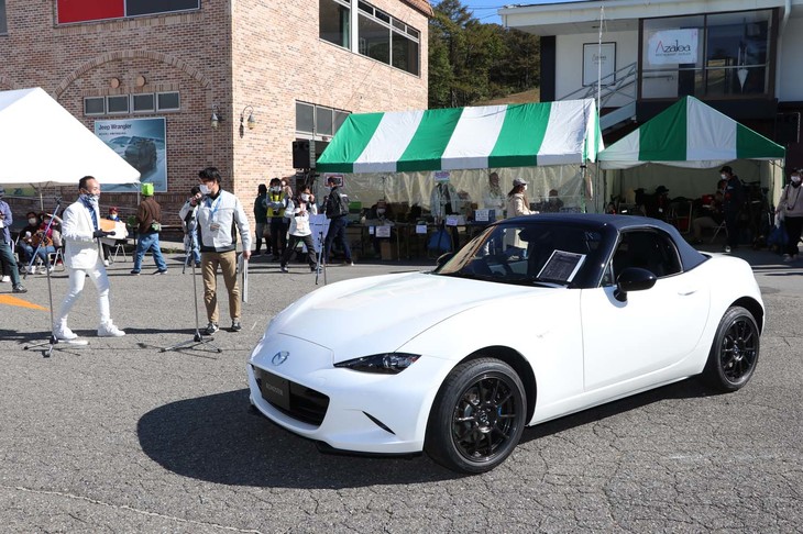 コロナ禍の安全対策のために、恒例のちびっこペダルカーレースや集合写真などのコンテンツは中止とし、トークショーのみが開かれた。トークショーの音声は、場内放送に加えFM放送も行われたため、ステージに集まらなくとも楽しめるよう工夫されていた。