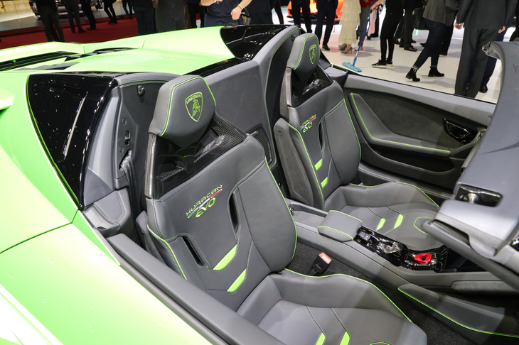 ランボルギーニ・ウラカンEVOスパイダー