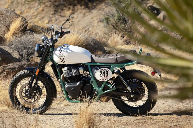 白のタンクにグリーンのフレームの組み合わせが目を引くスペシャルカラー「トゥー・フォー・ナイン」。“249”とは1960年の「Big Bear Motorcycle Run」で優勝した、エディ・マルダー選手のゼッケンナンバーだ。