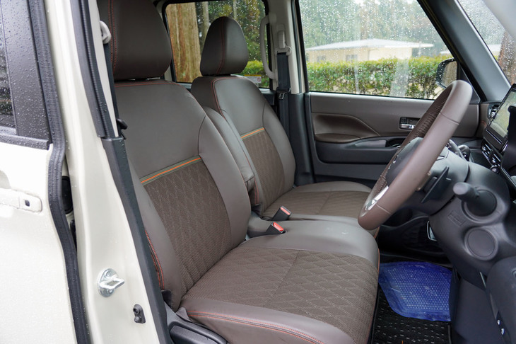 三菱eKクロス スペース（フロントシート）