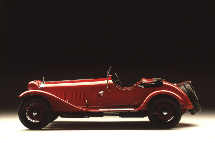 「アルファ・ロメオ・グランスポルト クアトロルオーテ ザガート」のオリジナルモデルが「6C1750グランスポルト」。排気量1752ccの直6 DOHCエンジンにスーパーチャージャーを組み込み、最高出力102PSを発生したという。