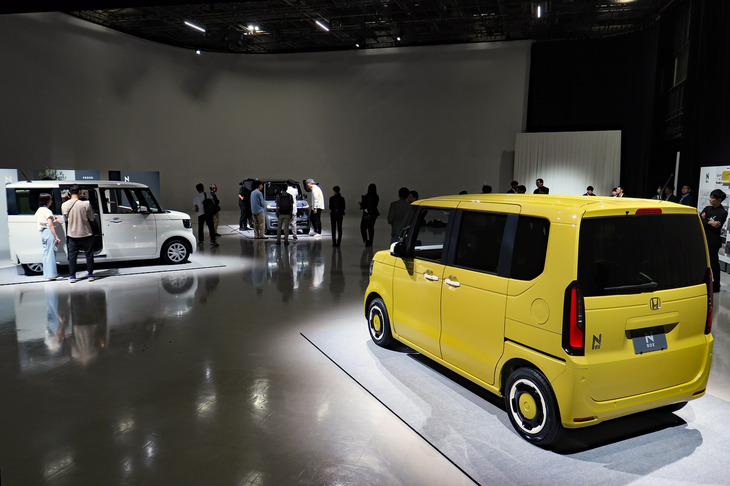 新型「N-BOX」の商品説明会＆撮影会の様子。