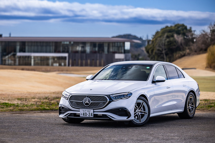 「Eクラス」は、世界で累計1600万台以上が販売されたメルセデス・ベンツの中核モデル。6代目となる最新モデルは2023年4月にグローバルデビューし、2024年1月に日本で販売が開始された。