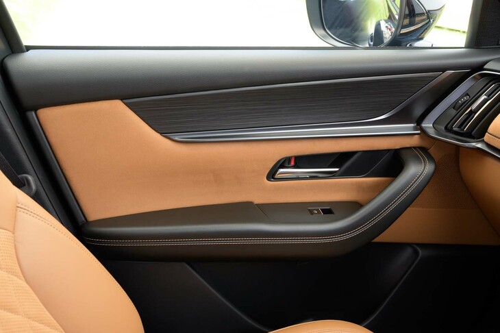 マツダCX-80 XDハイブリッド プレミアムスポーツ（ドアトリム）