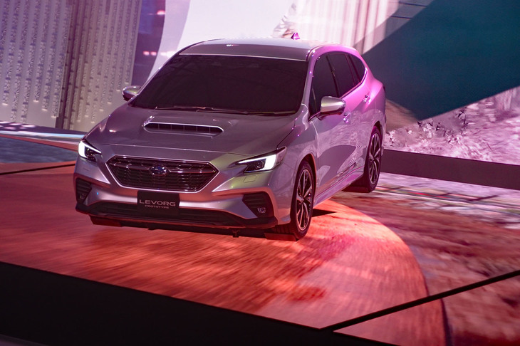 スバルは新型「レヴォーグ」のプロトタイプを世界初公開した。