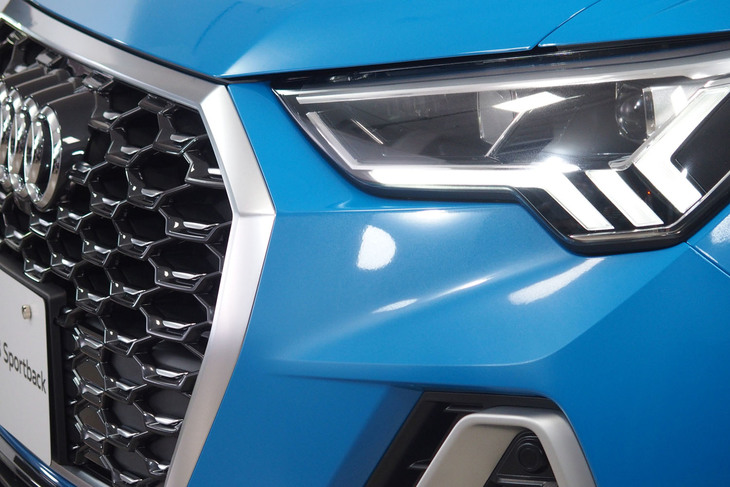 アウディQ3スポーツバック（ヘッドランプ）