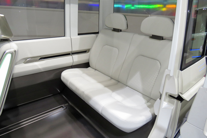 ダイハツDN U-スペース（リアシート）