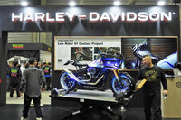 「ヨコハマホットロッドカスタムショー2024」の会場から（ハーレーダビッドソン／BMWほか）