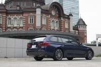 2017年3月のジュネーブモーターショーでデビューした、新型「BMW 5シリーズ ツーリング」。国内では、同年7月からデリバリーが開始された。