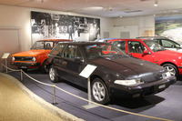 「480ES」（1985～1995）。ボルボにとって初めての量産FFモデル。