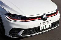 本国での発表より1年と5カ月、2022年11月に日本に導入された「ポロGTI」のマイナーチェンジモデル。ベースモデルにならい、フロントマスクの意匠が大きく変更された。