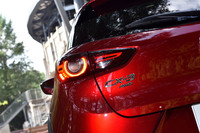 マイナーチェンジに伴い、リアコンビランプのデザインもリニューアルされた。