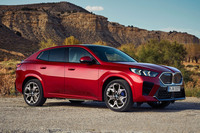 2023年のジャパンモビリティショーで世界初披露された新型「BMW X2」。ここでは主に電気自動車「iX2」の写真を紹介していく。