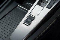 ドライブモードは「エコ」「ノーマル」「スポーツ」の全3種類が設定される。