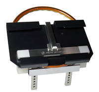 写真の黒いパーツはロック部分とステアリング本体の間に装着して広範囲を保護する“SHIELD＋2”（シールドプラスツー）。