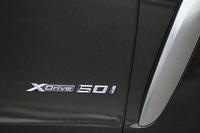 日本に導入される「X6」はテスト車の「xDrive50i」と「xDrive35i」との2グレード。それぞれに標準モデルと「Mスポーツ」が設定される。